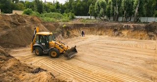 Разработка котлована Губкин стоимость за от 578 руб. м3 - заказать работы по копке и рытью котлованов | траншей